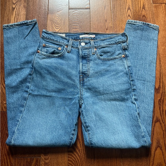 Levi’s Wedgie Jeans - Picture 2 of 2